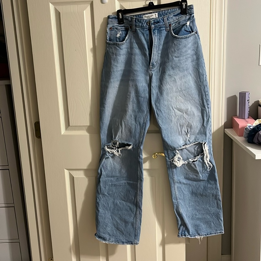 Abercrombie and Fitch The ‘90s Relaxed Jean High Rise Size 28